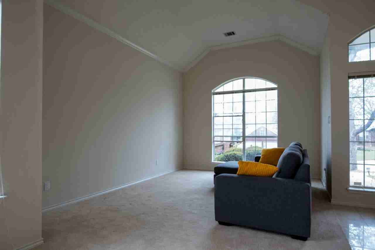 704 Meadow Bend Ct #NA - Photo 2 of 16