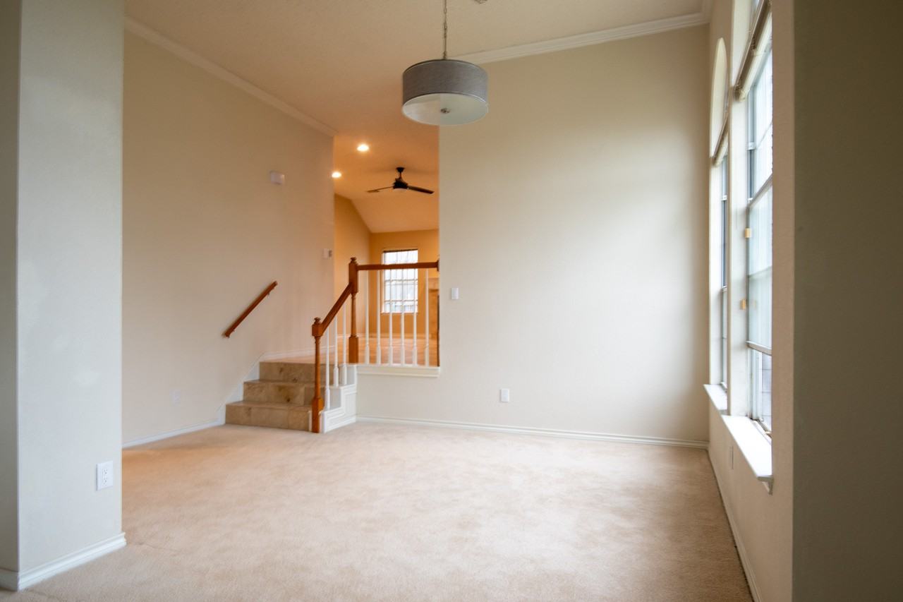 704 Meadow Bend Ct #NA - Photo 3 of 16
