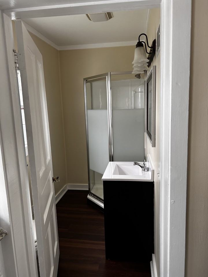 325 W Downie St #325 - Photo 3 of 14