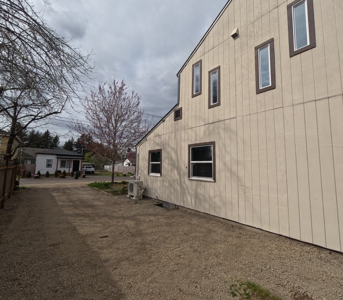9516 Se 74th Ave #NA - Photo 3 of 15