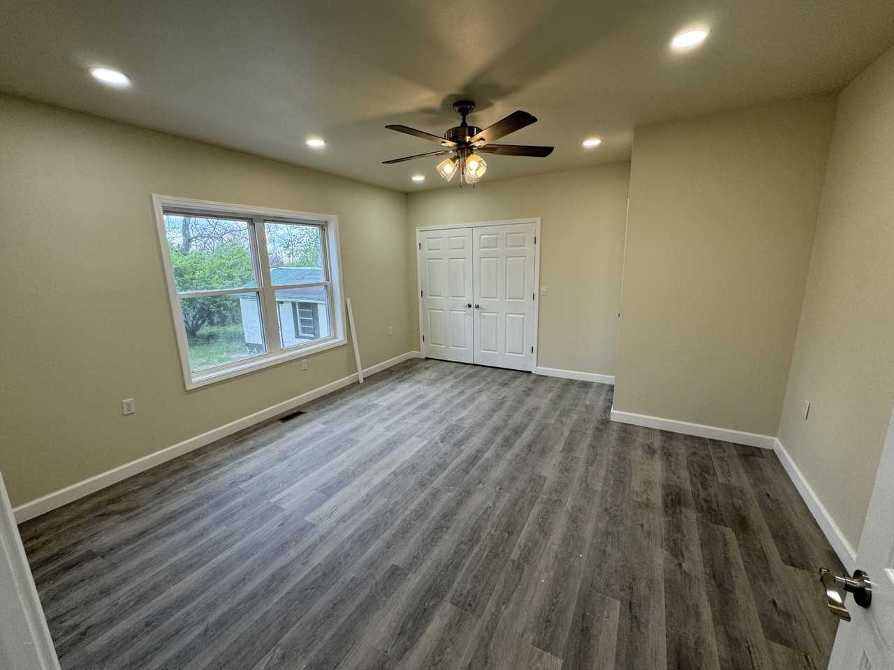 407 W 13th St #NA - Photo 3 of 20