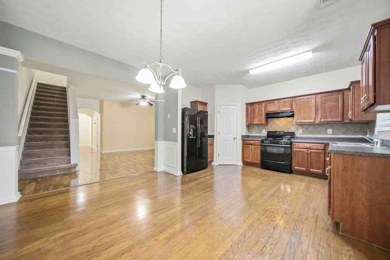 1262 Adcox Sq - Photo 2 of 25