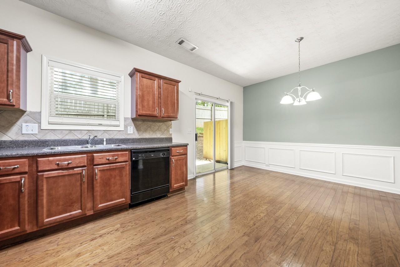 1262 Adcox Sq - Photo 4 of 25