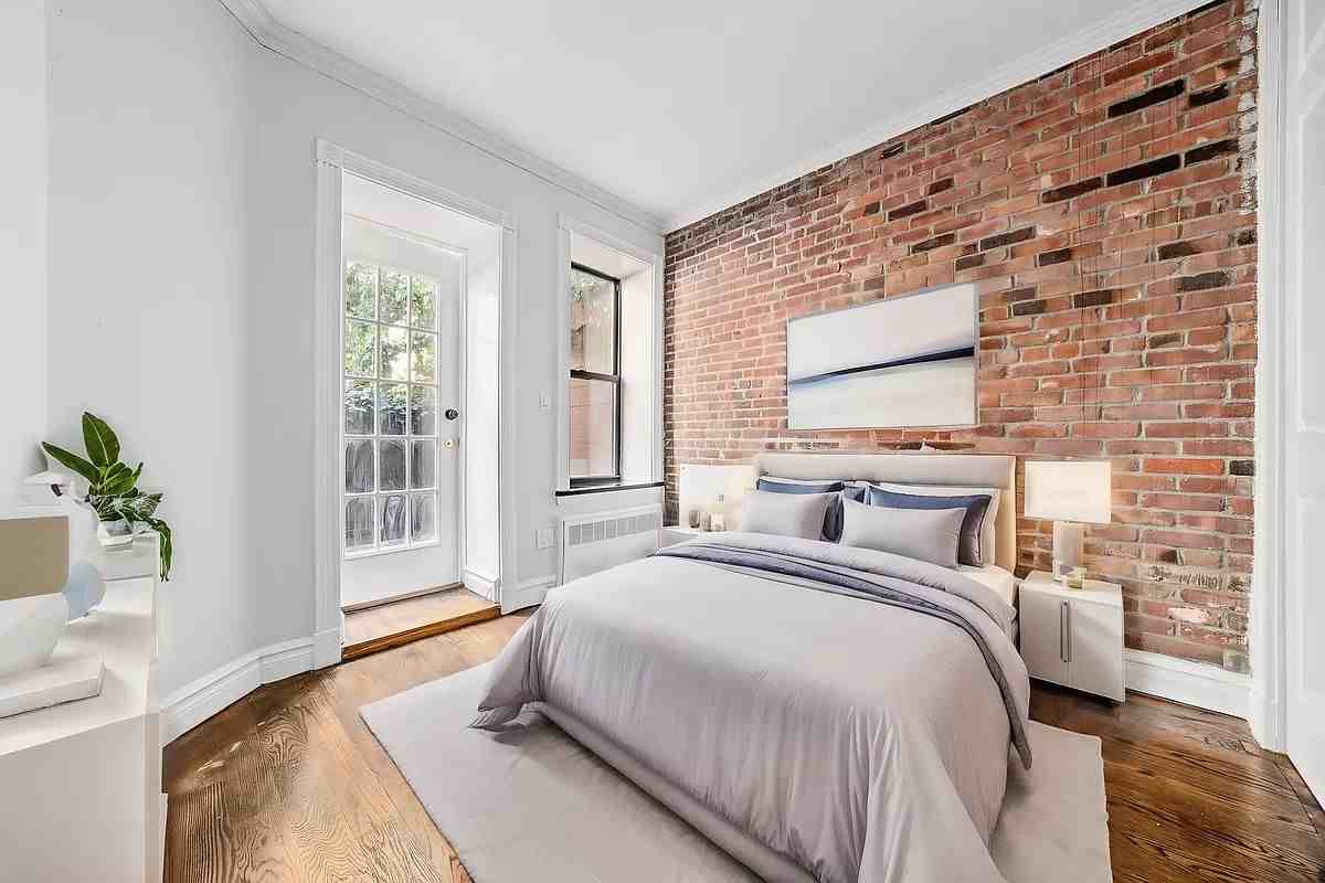 W 16th St #1E - Photo 4 of 7