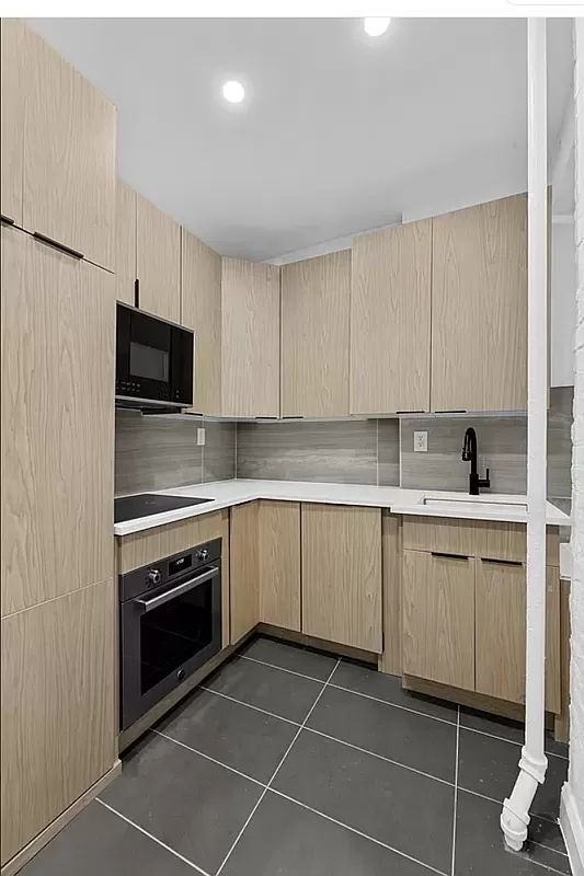 Newell St #3K - Photo 4 of 8