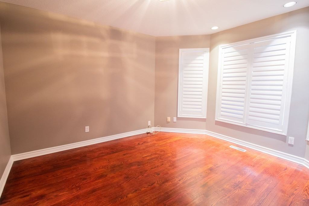 7993 Pinellas Park Dr - Photo 3 of 40