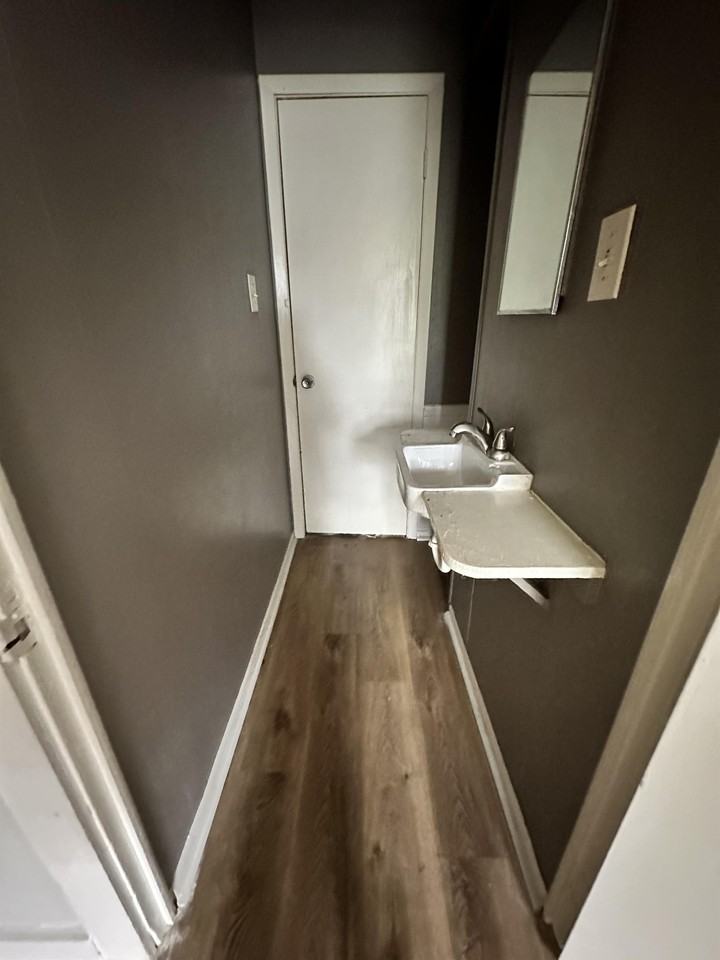 301 Fairview Dr #B - Photo 2 of 6