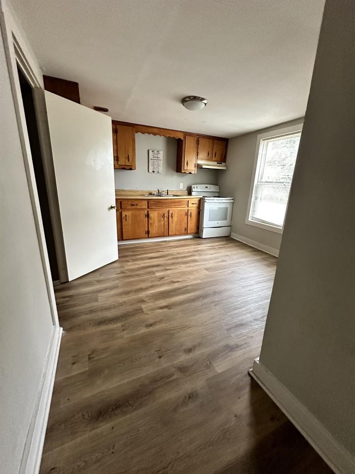 301 Fairview Dr #B - Photo 4 of 6