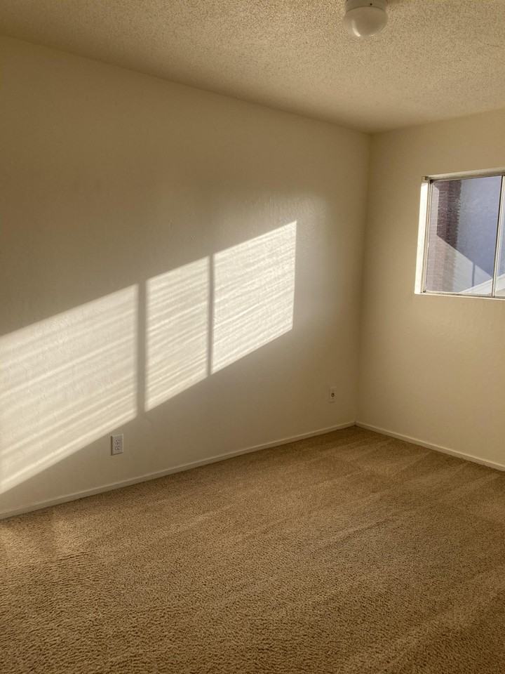 412 Maple St #4 - Photo 5 of 6