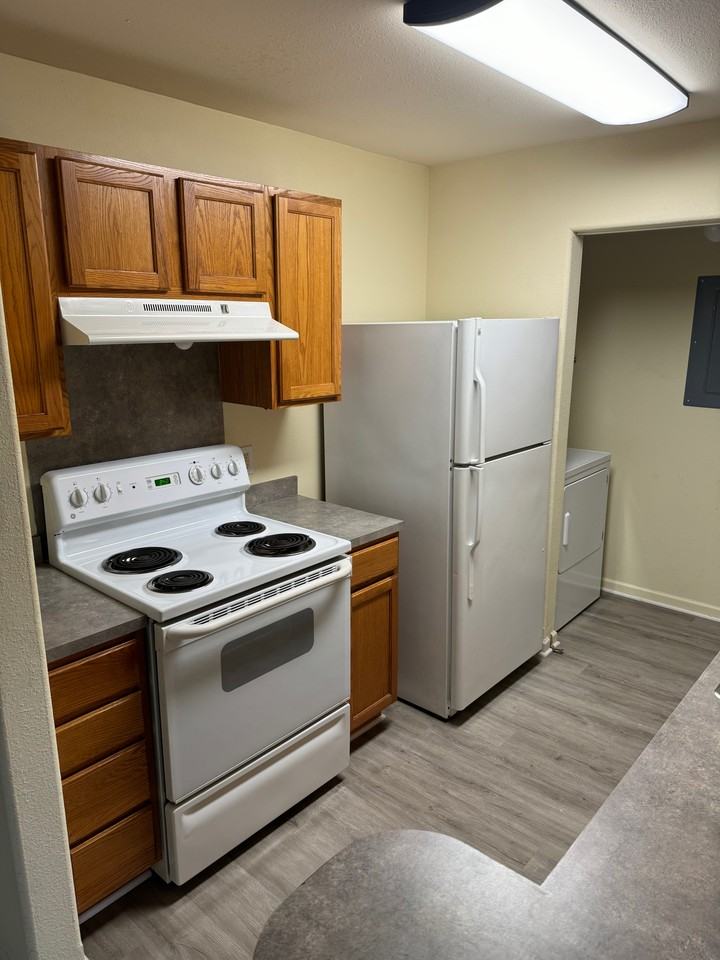 1138 Plaza Walk Dr - Photo 7 of 23