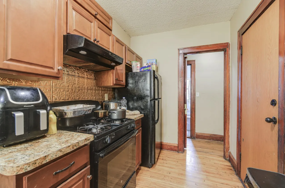 2646 Dupont Ave N #1 - Photo 2 of 11