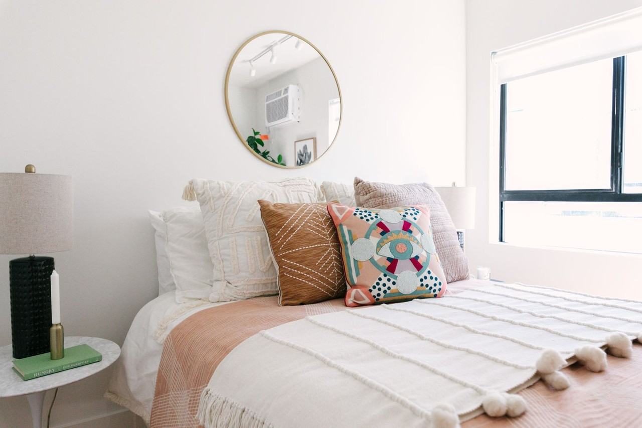 513 N HELIOTROPE DR - Photo 7 of 27