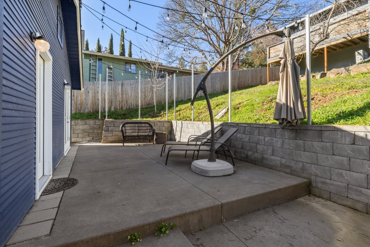 740 Sterling St #1 - Photo 5 of 50