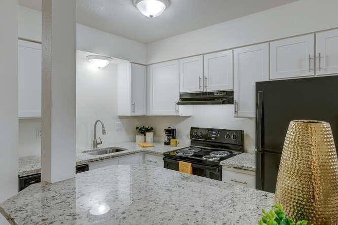 737 N Stilson Rd - Photo 2 of 29