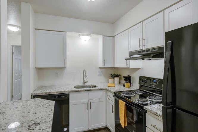 737 N Stilson Rd - Photo 6 of 29