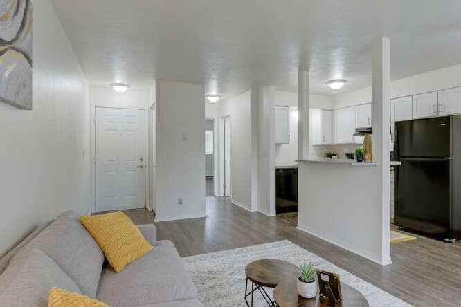 737 N Stilson Rd - Photo 3 of 29