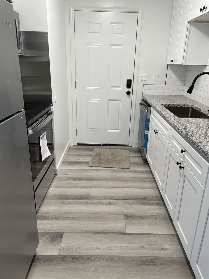 1206 W Columbia Ave - Photo 2 of 10