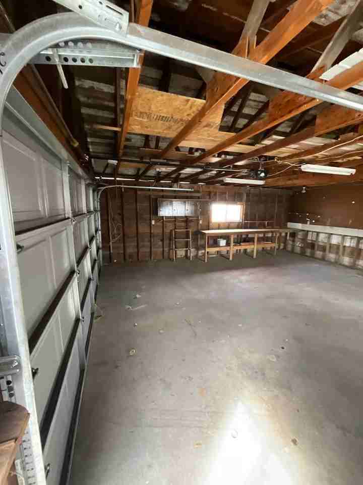 306 Jefferson St - Photo 4 of 27