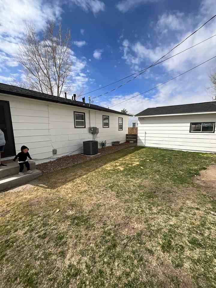 306 Jefferson St - Photo 6 of 27