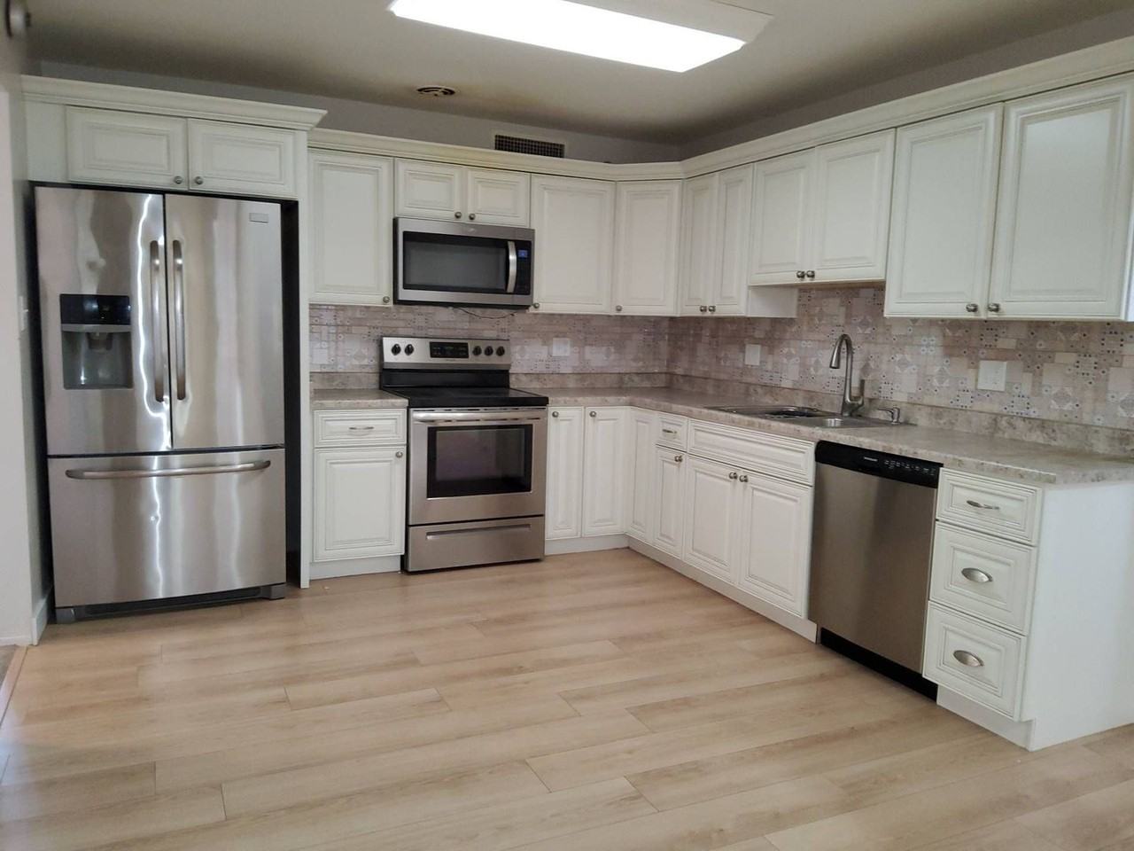 7415 E Holly St - Photo 3 of 18