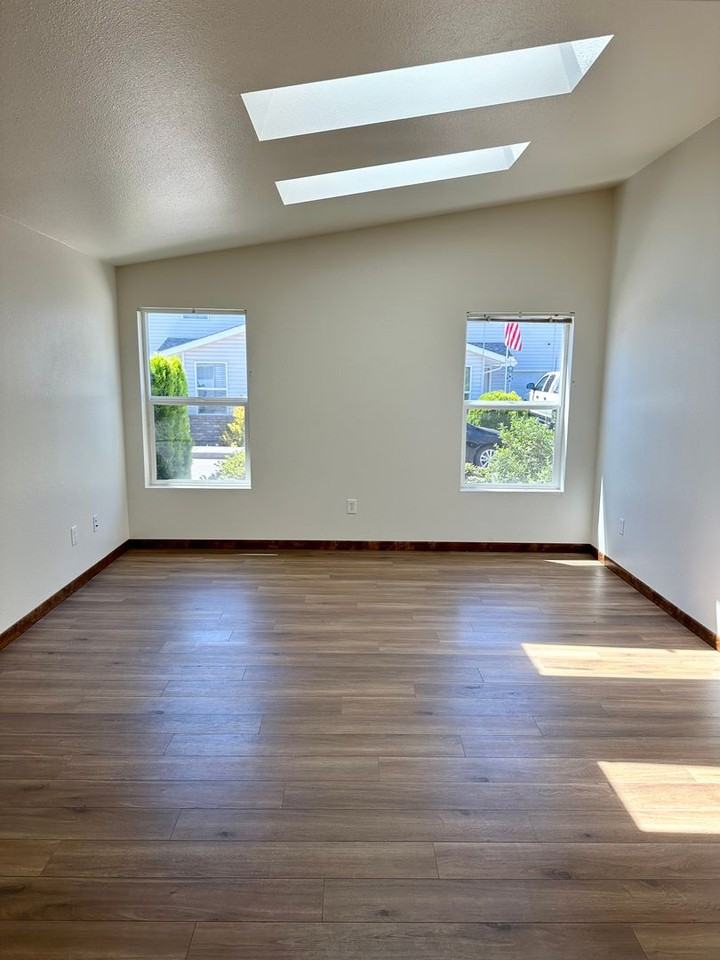 825 Morse Ave Sw - Photo 2 of 12