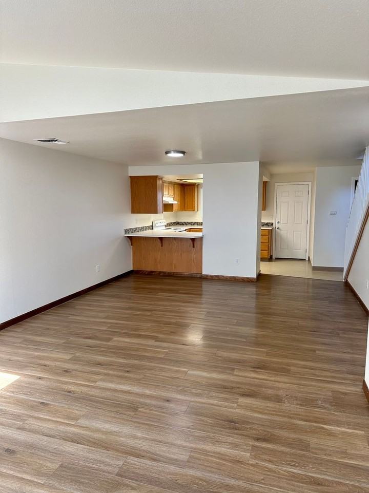 825 Morse Ave Sw - Photo 3 of 12