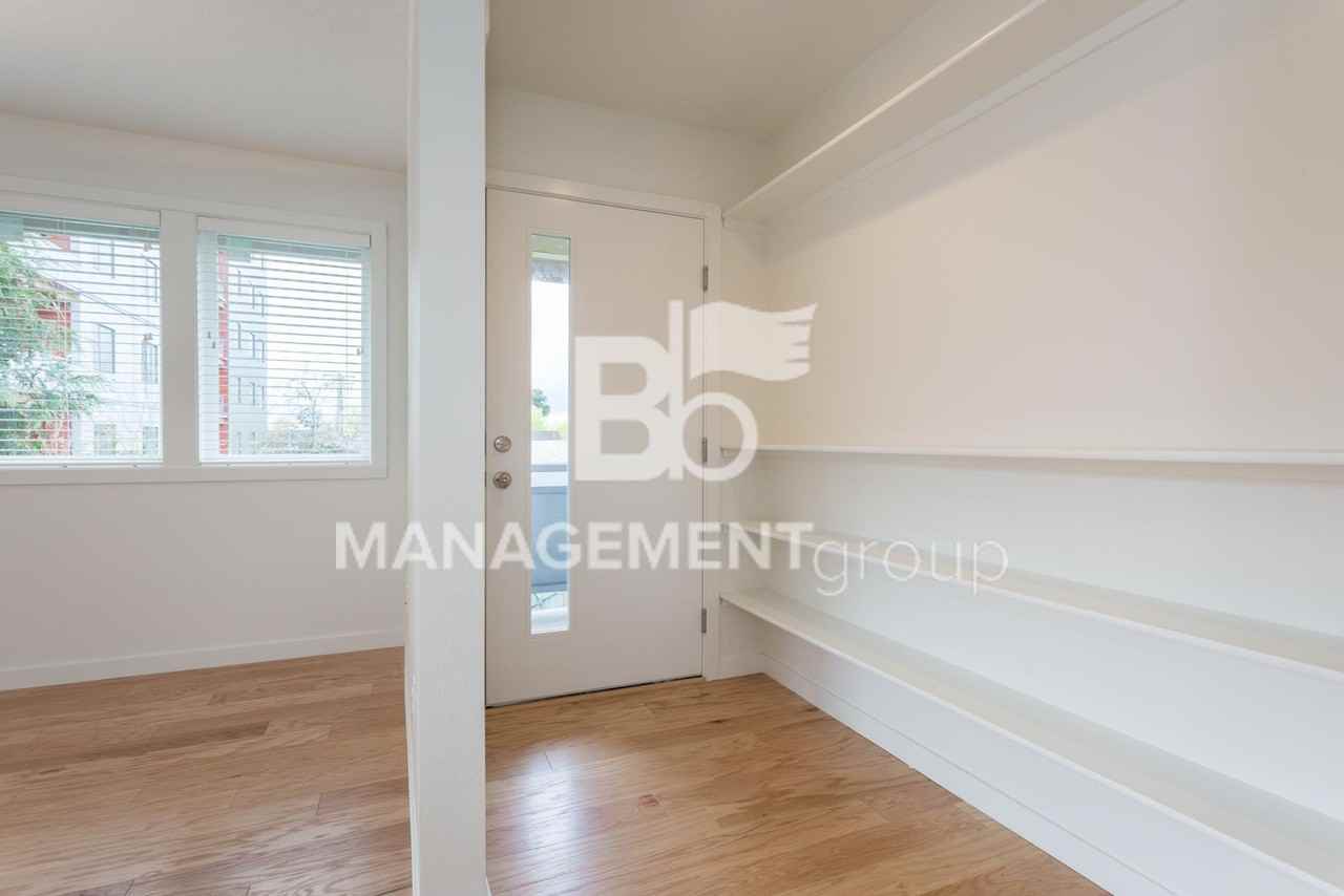 4038 Northeast Garfield Avenue - Photo 7 of 16