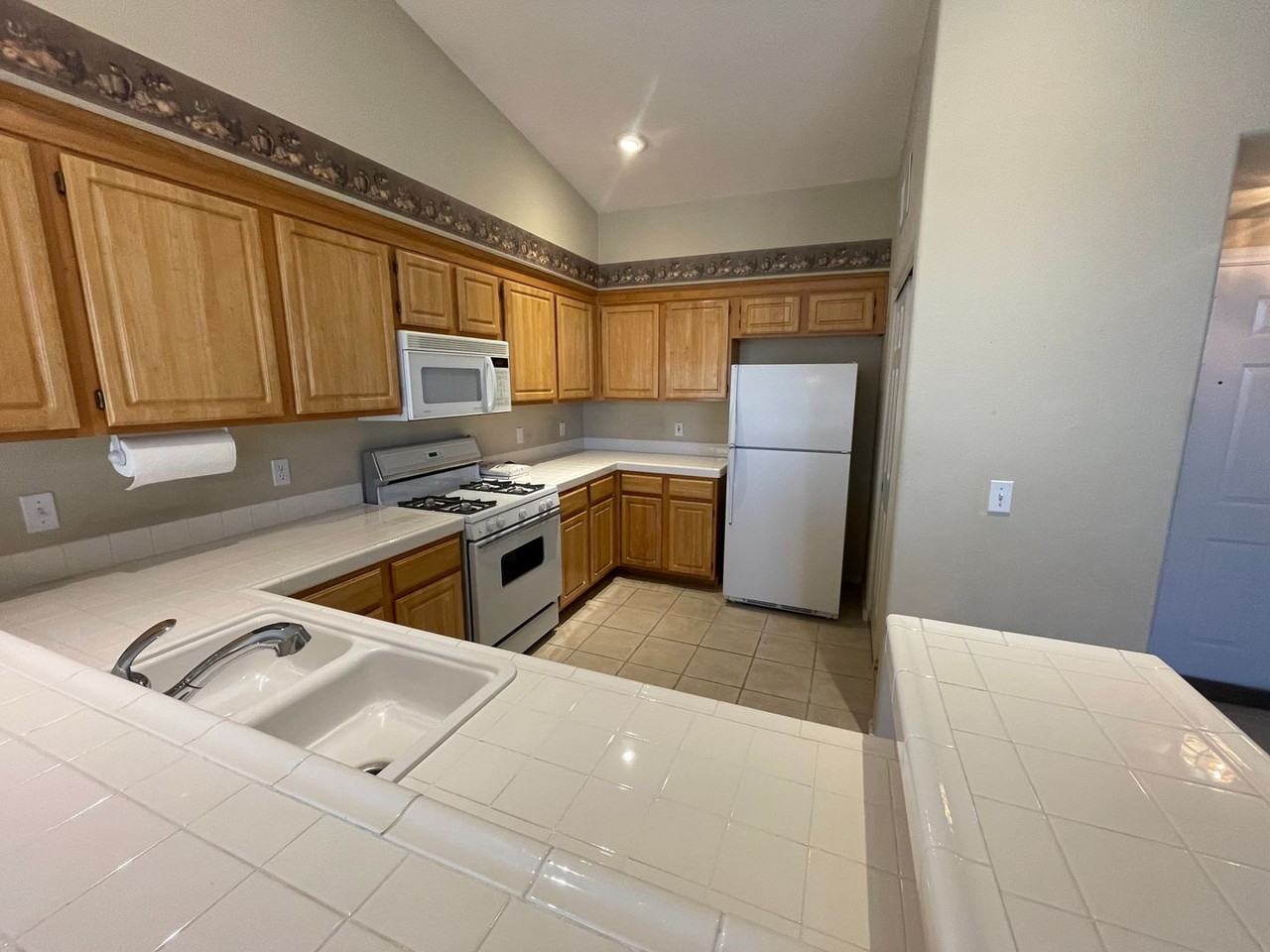 4901 Black Bear Rd #202 - Photo 6 of 14