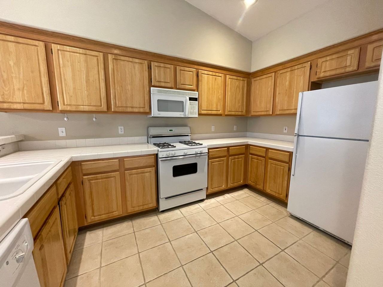 4901 Black Bear Rd #202 - Photo 5 of 14
