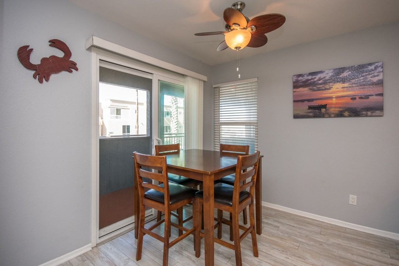 910 S Pacific St #2 - Photo 6 of 18