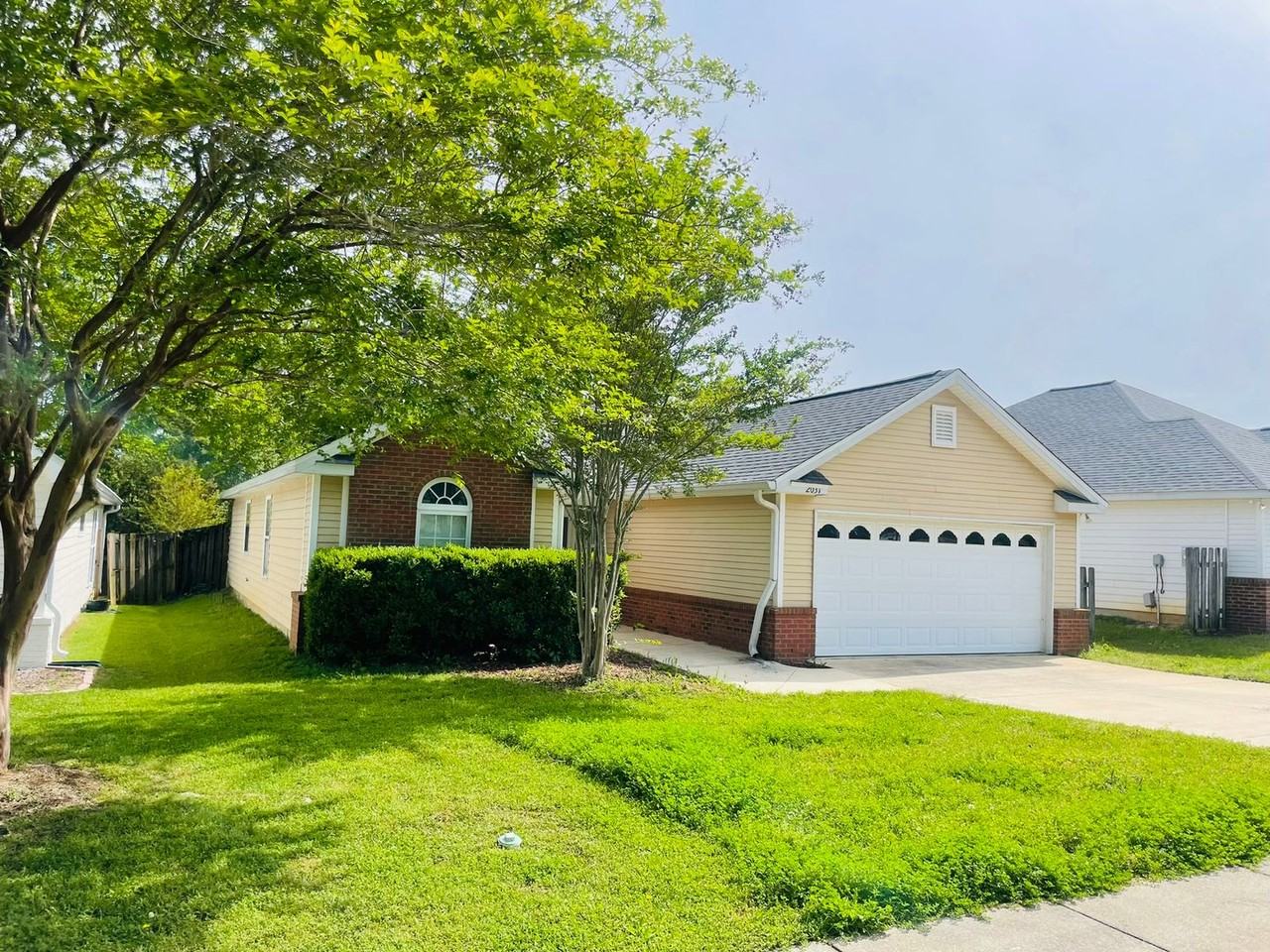 2031 Sunny Dale Dr - Photo 2 of 37