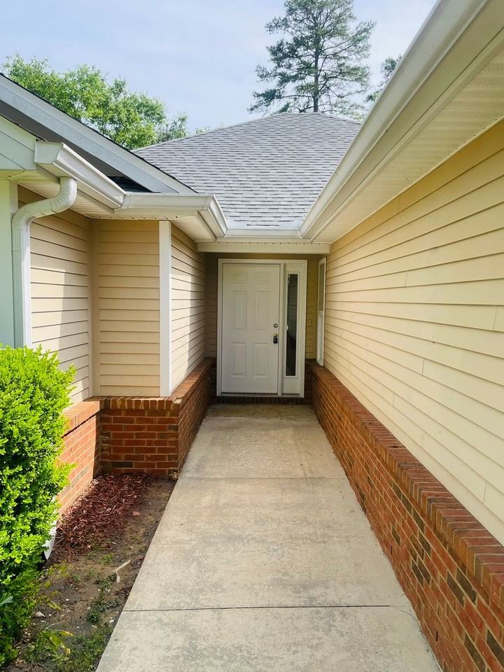 2031 Sunny Dale Dr - Photo 3 of 37