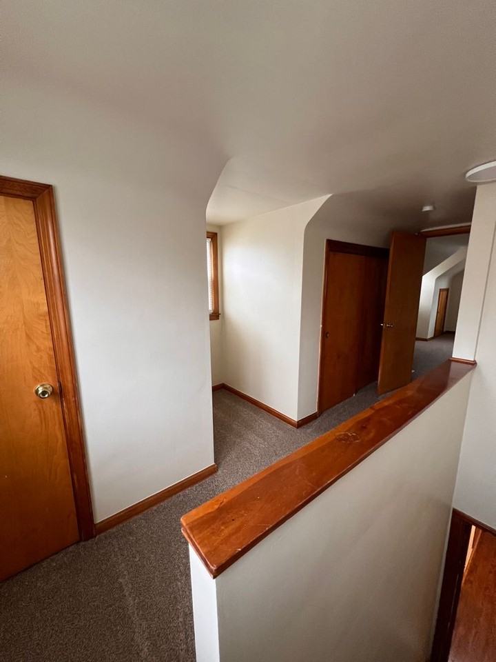 154 S Kimberly Ave - Photo 5 of 15