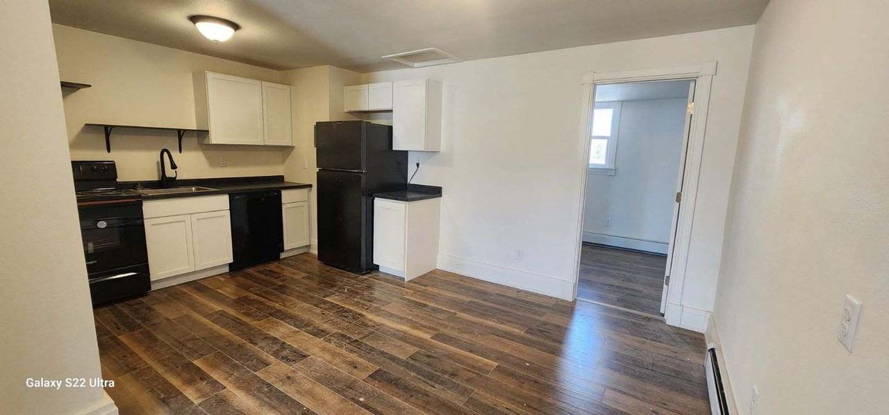 606 W 24th St - Photo 3 of 11