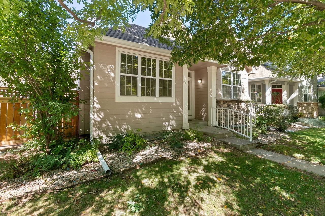 1861 Indian Hills Cir - Photo 2 of 24