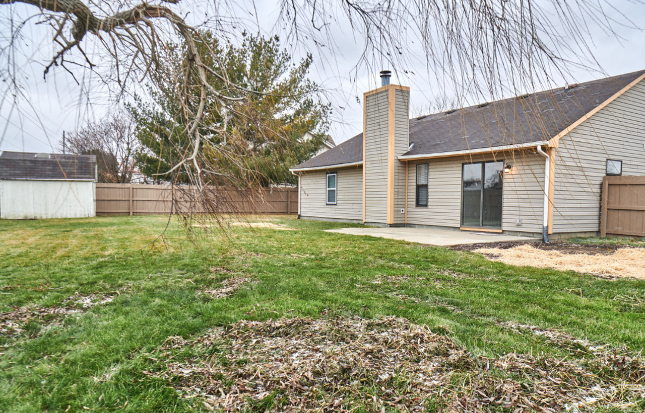 401 Nottingham Ln - Photo 2 of 16