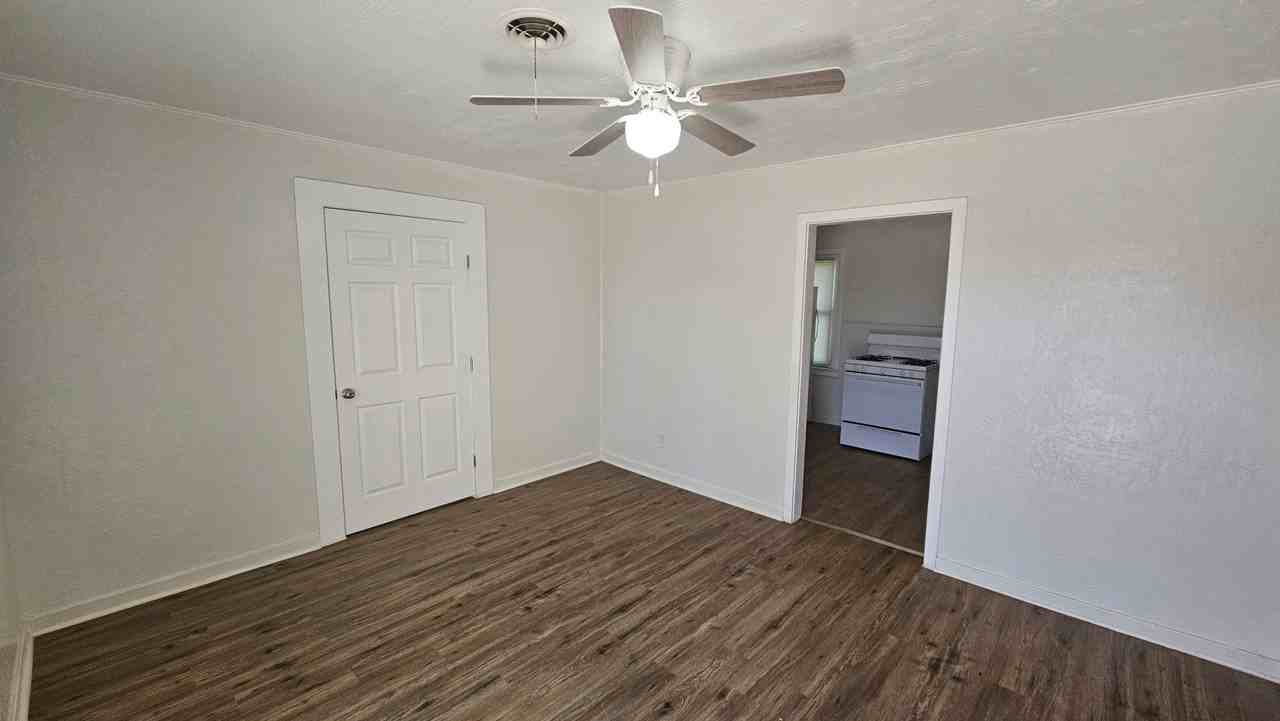 1928 Nw 18th Ave - Photo 2 of 10