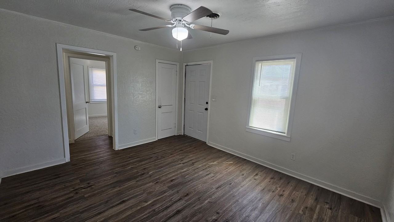 1928 Nw 18th Ave - Photo 3 of 10