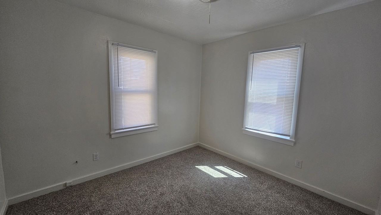 1928 Nw 18th Ave - Photo 6 of 10