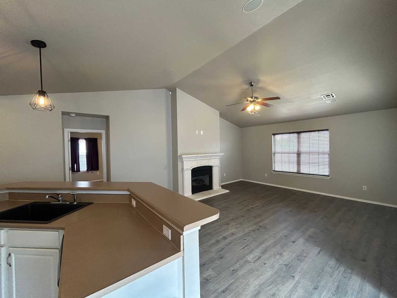 11803 E 113th St N - Photo 2 of 13
