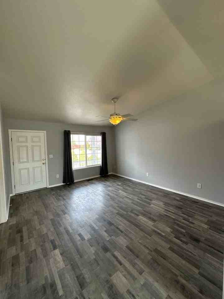 17644 Thomasville Ct - Photo 3 of 19