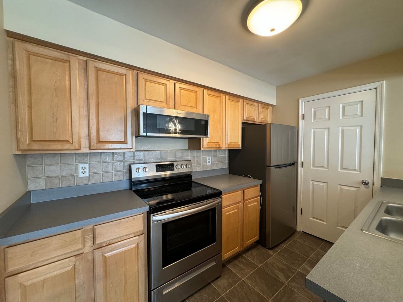 728 Inlet Quay #H - Photo 3 of 17