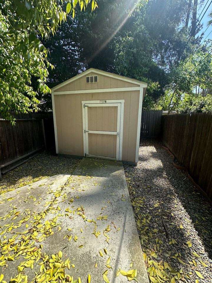 345 N Todd St - Photo 3 of 49