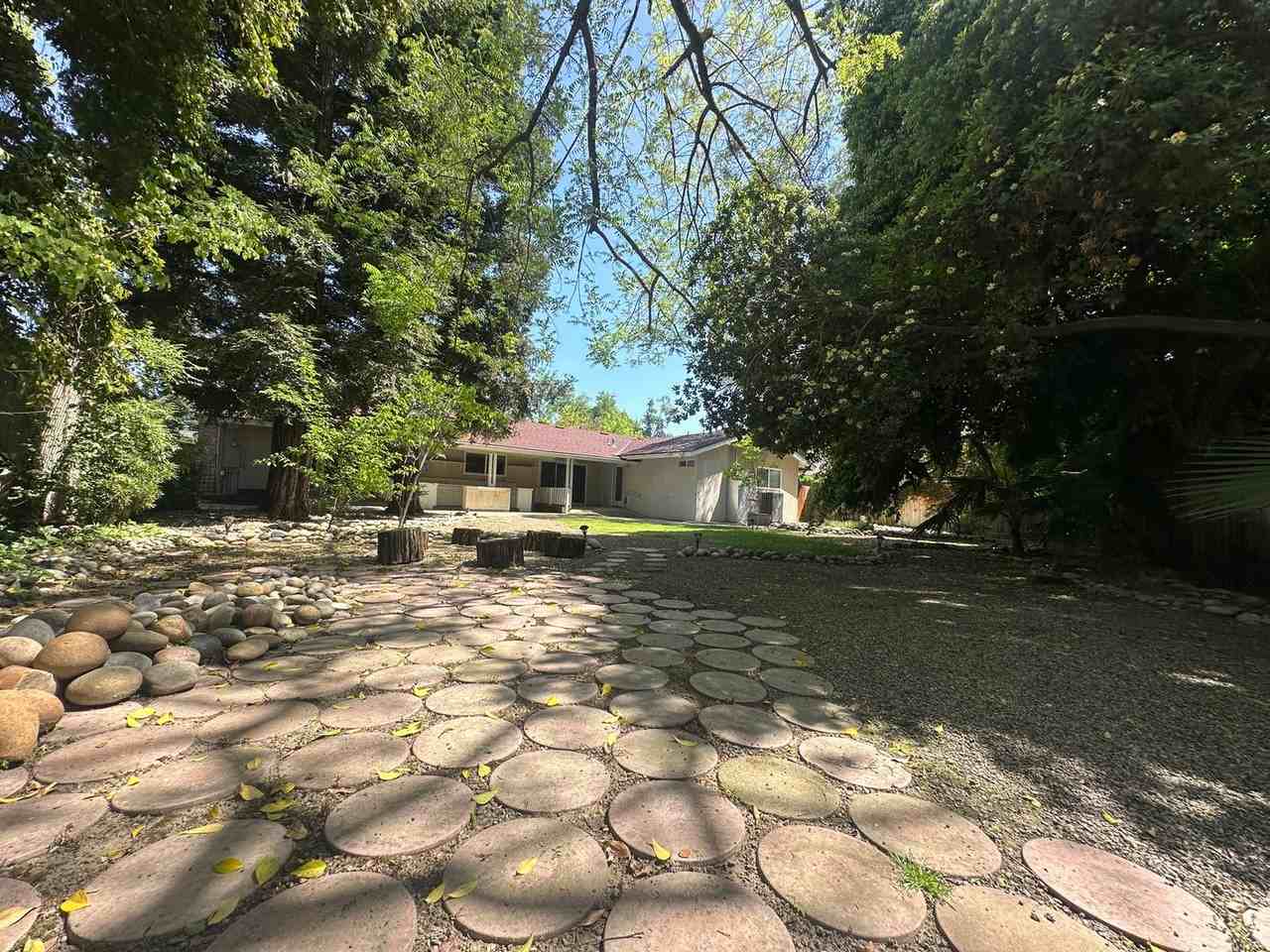 345 N Todd St - Photo 7 of 49