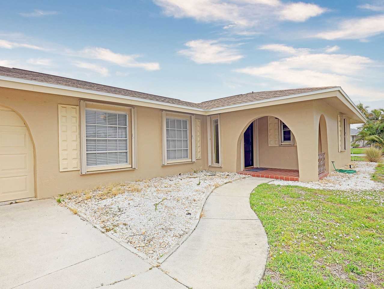 1365 Whiskey Creek Dr - Photo 2 of 25