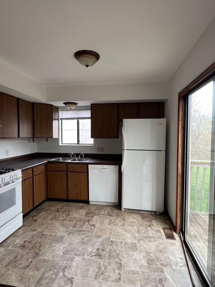 2133 Fair St - Photo 3 of 14