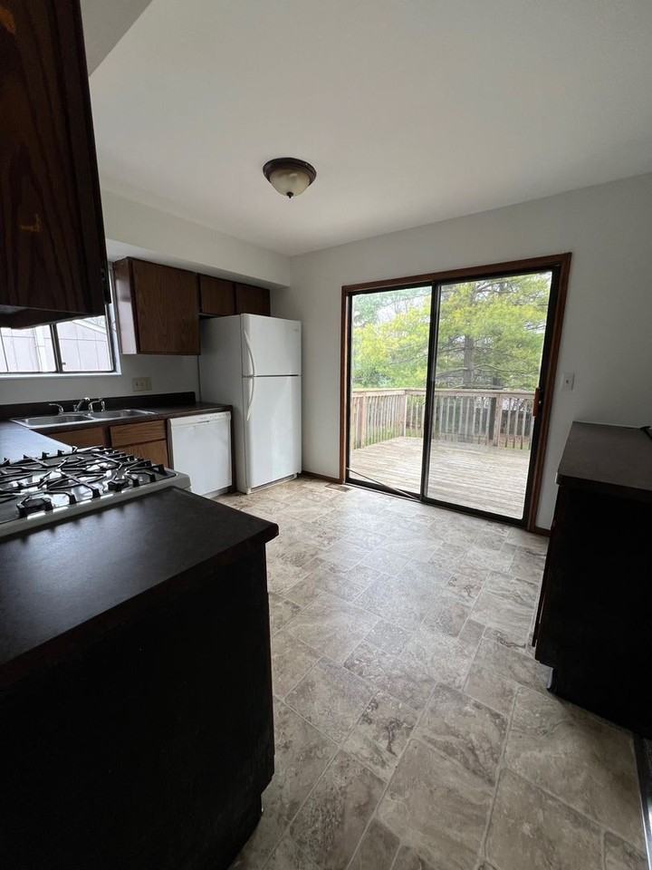 2133 Fair St - Photo 5 of 14