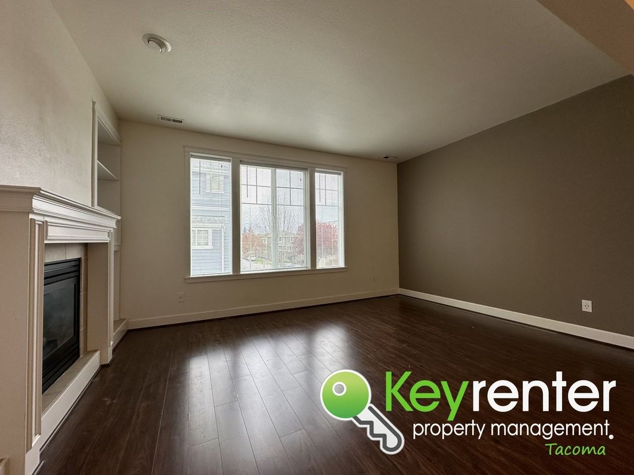 105 Maple St - Photo 2 of 26