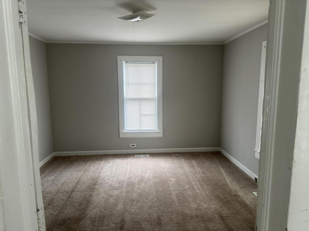 910 Juniper St - Photo 5 of 9