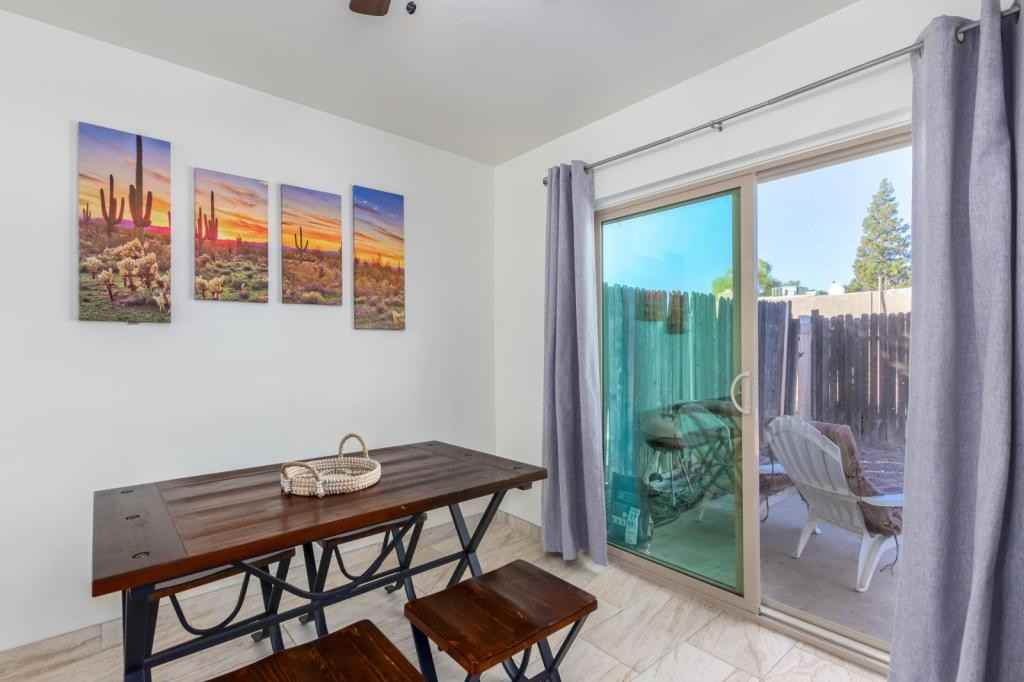 1629 E 13th St - Photo 6 of 24